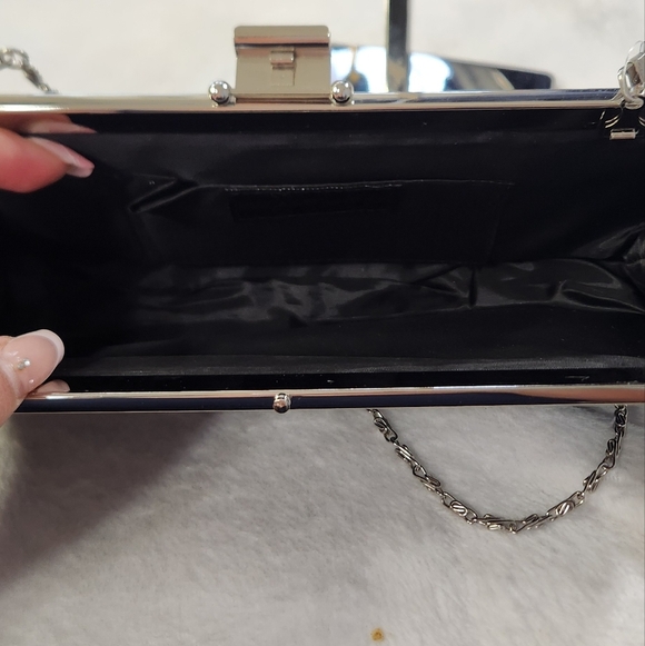 NWOT Jessica McClintock Black & Silver Clutch With Silver Chain Strap - Picture 8 of 8